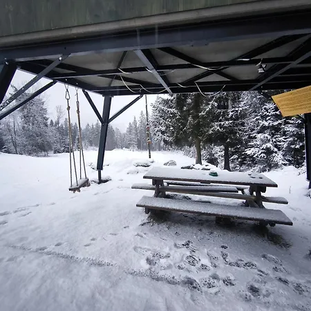 Luxe tent Posed V Lese *