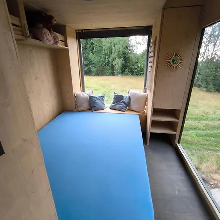 Luxe tent Posed V Lese